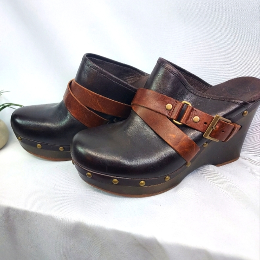 UGG Brown Leather Mules with Buckle